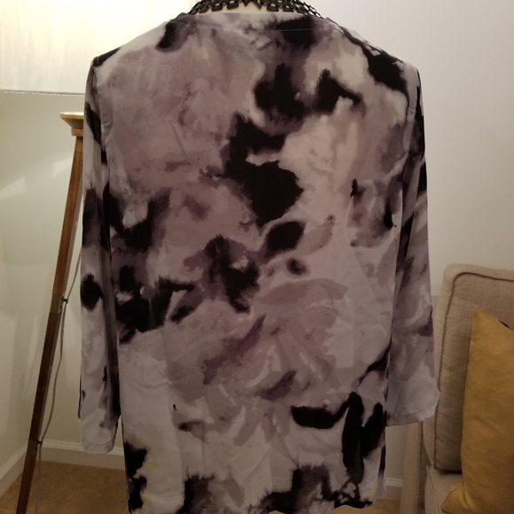 Violet & Claire Blouse - Picture 4 of 8